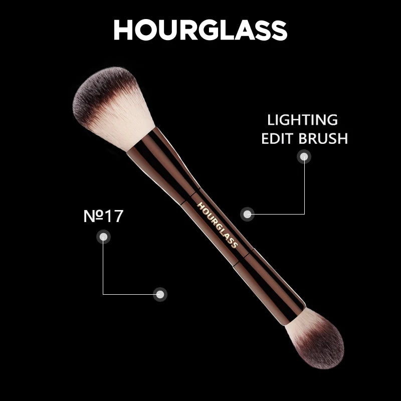 Hourglass No.17 Lighting Edit Dual-Head Highlight Brush Highlight Makeup Brush PLUSH