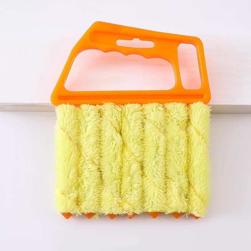 7-Finger Microfiber Blind & Window Cleaning Brush – Washable Blind Cleaning Brush PLUSH Yellow
