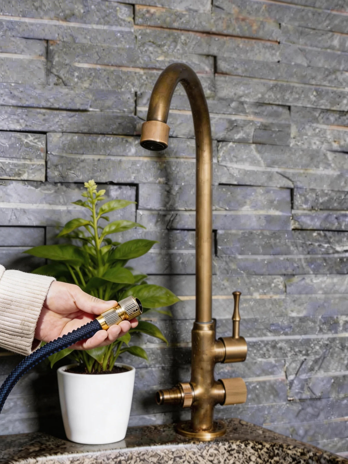Outdoor Brass Cold Water Faucet – Courtyard Garden Tap Outdoor Water Faucet PLUSH