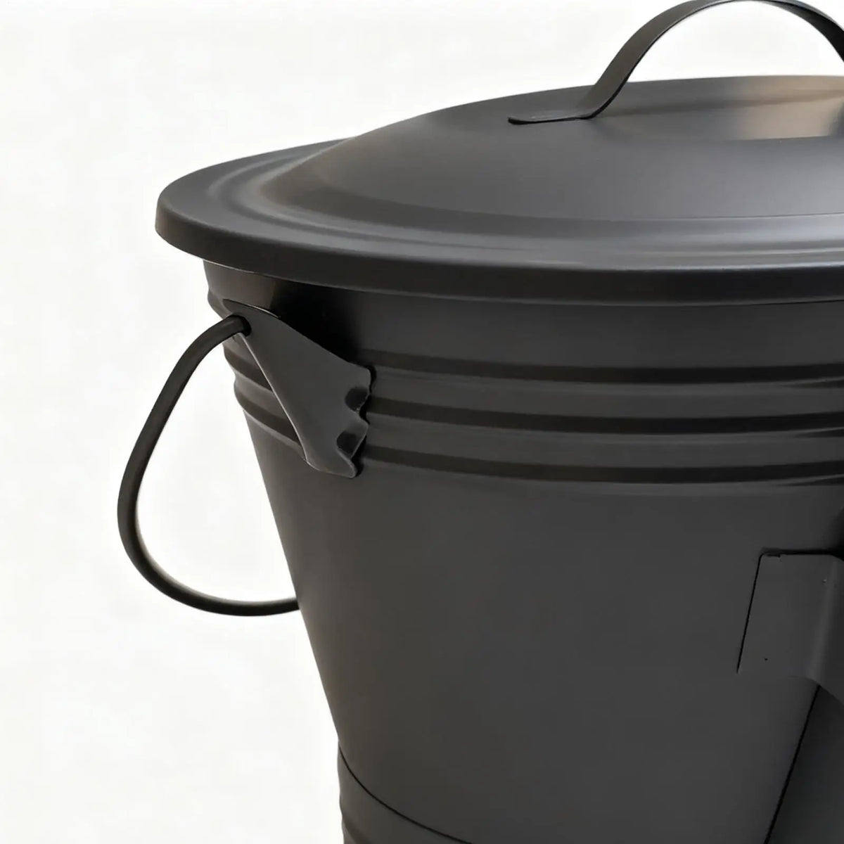 Metal Fireplace Ash Bucket Set with Lid, Shovel & Broom Fireplace Ash Bucket PLUSH