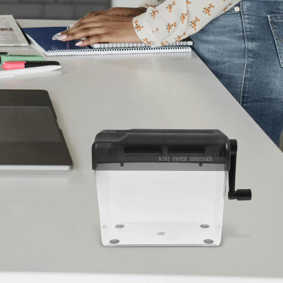 Manual Hand Crank Desktop Paper Shredder – Cross-Cut Home & Office Manual Paper Shredder PLUSH