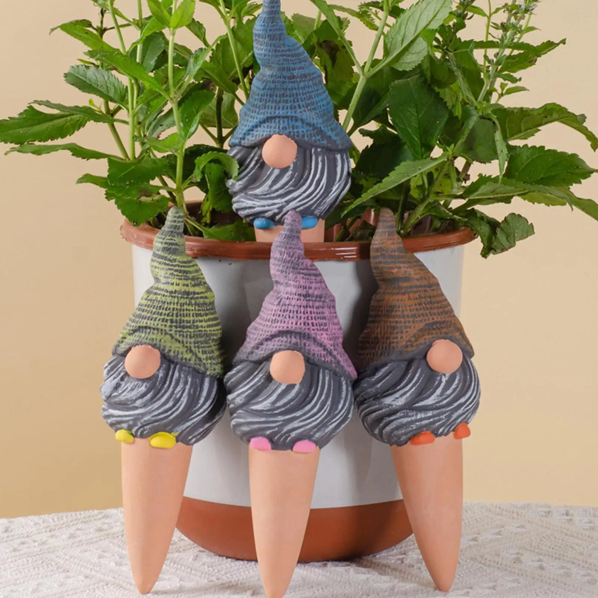 Gnome Self-Watering Spikes – Automatic Plant Irrigation 4pcs Self-Watering Spikes PLUSH