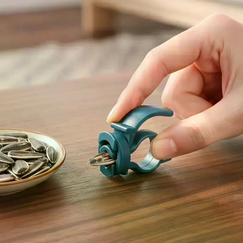 Sunflower Seed Shelling Pliers – Portable Easy Snack Opener Seed Shelling Tool PLUSH