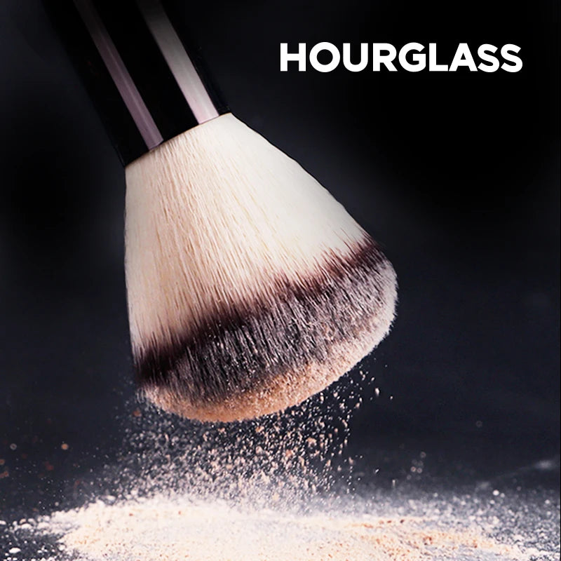 Hourglass No.1 Round Powder Brush – Soft Fiber Face Brush Powder Makeup Brush PLUSH