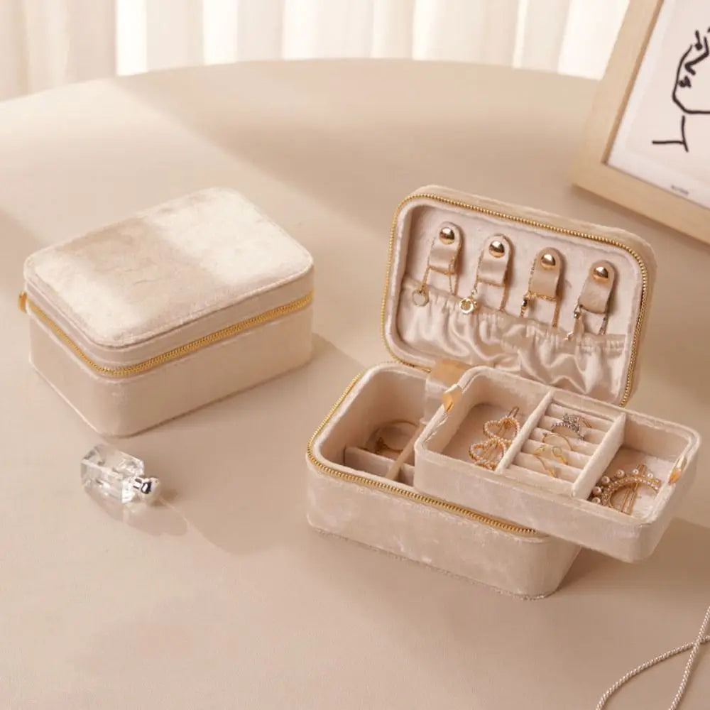 Velvet Jewelry Organizer Bag – Bracelets, Earrings & Necklaces Jewelry Organizer Bag PLUSH