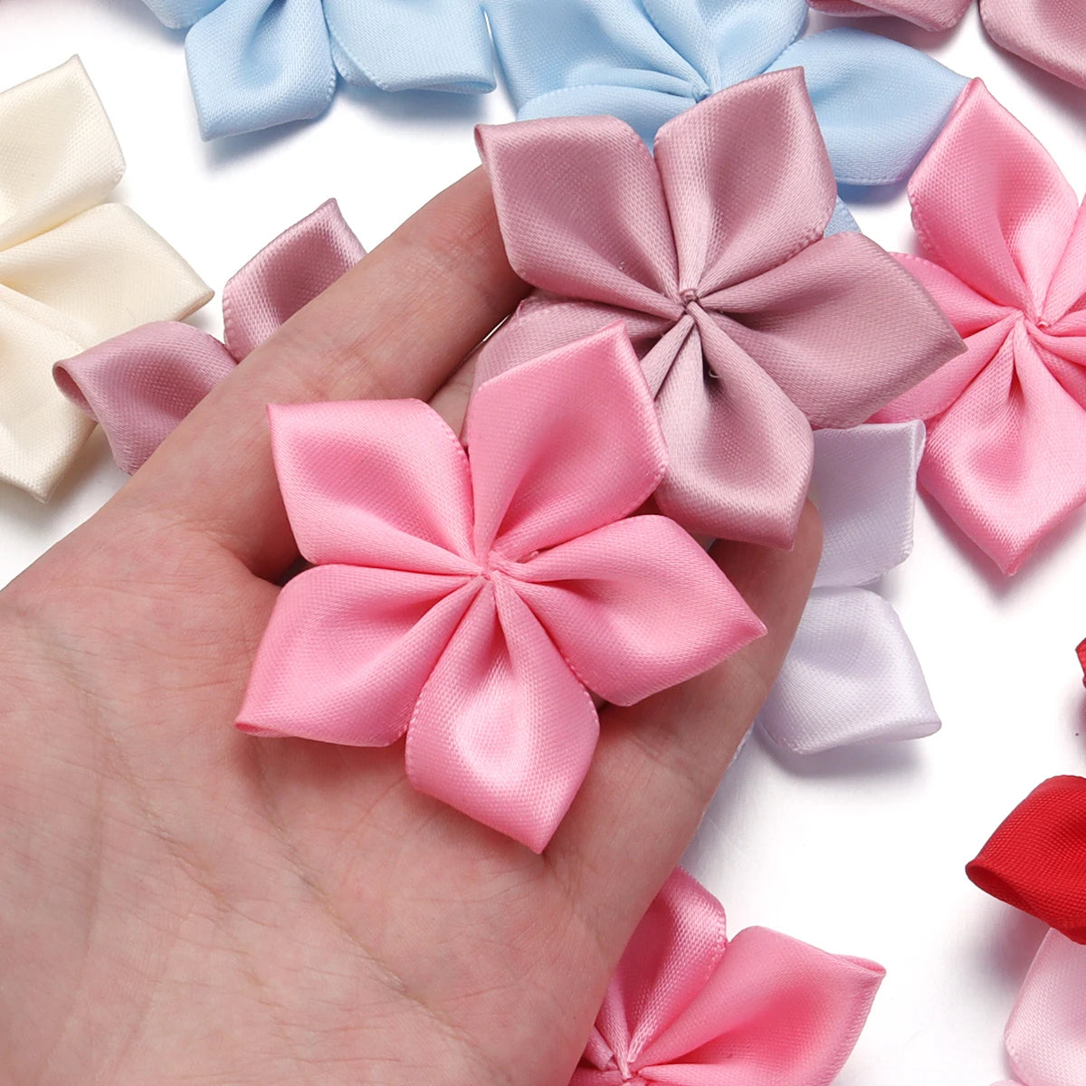 20pcs 6cm Satin Ribbon Flowers for DIY Hair Clips & Crafts Ribbon Flower Appliqués PLUSH