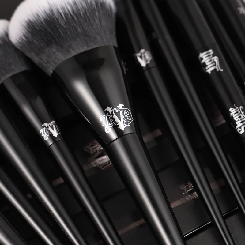 Kat Von D KVD Makeup Brush – Foundation, Blush & Eyeshadow Makeup Brush PLUSH