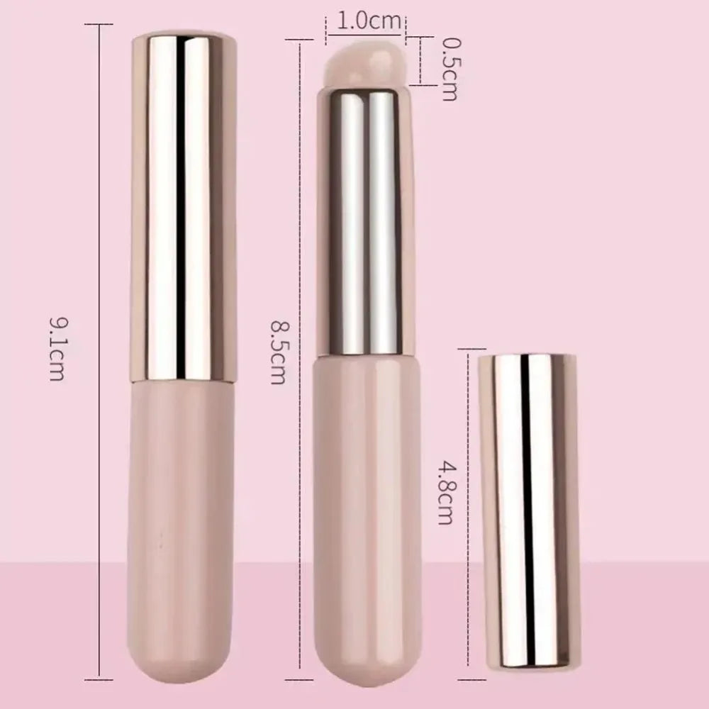 Silicone Lip Brush with Cover Cap – Round Head Makeup Tool Makeup Brush PLUSH