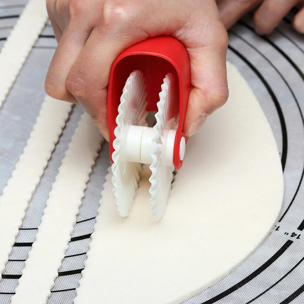 Pie Crust Cutter & Pastry Wheel Roller | DIY Baking Tool Pastry Cutter Tool PLUSH