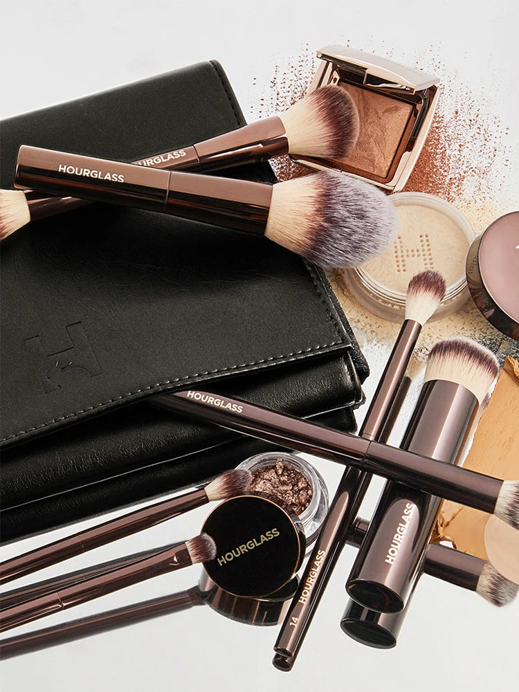 HOURGLASS Vegan 7-Piece Travel Makeup Brush Set with Bag Makeup Brush Set PLUSH