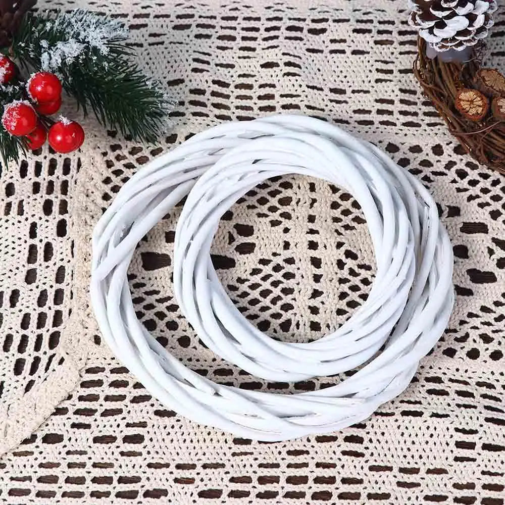 White Rattan Wicker Wreath Ring – Christmas Hanging Ornament Christmas Wreath Ring PLUSH