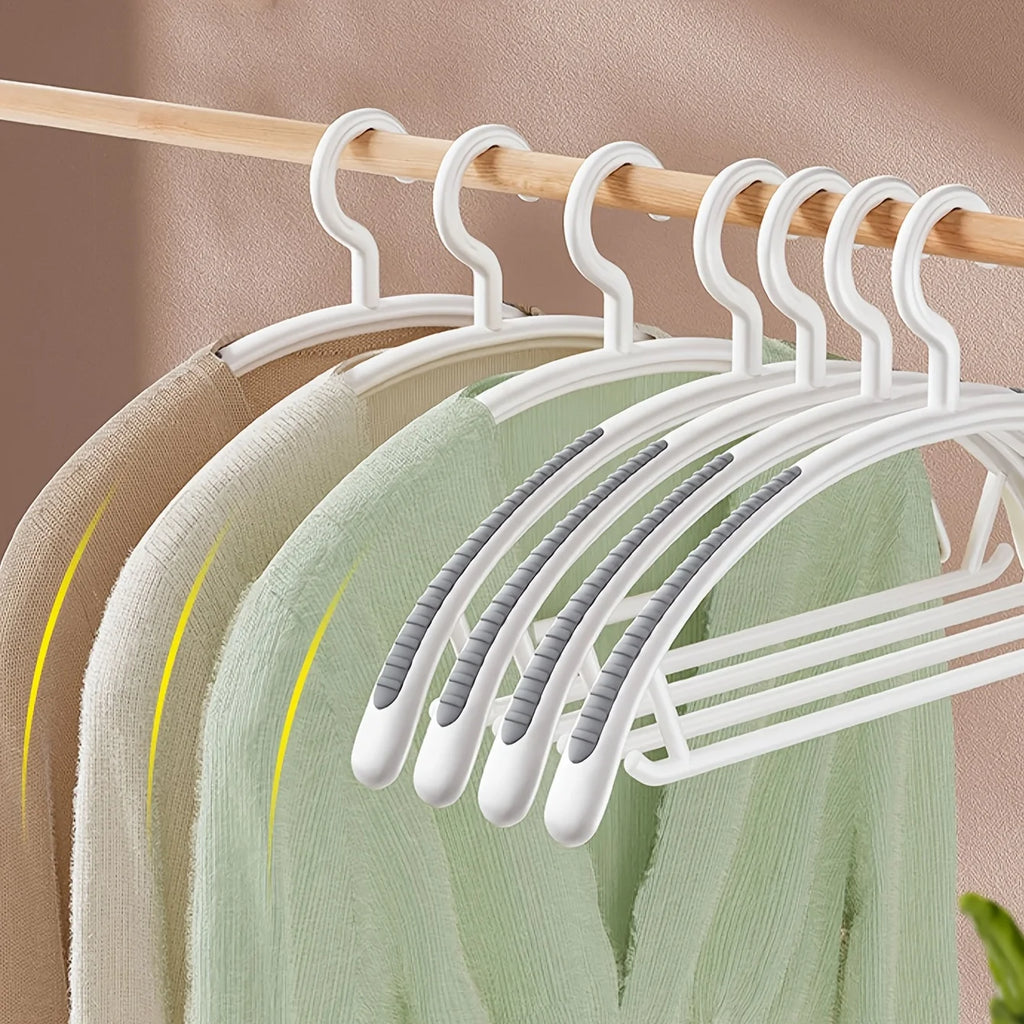 Non-Slip Wide Shoulder Plastic Clothes Hangers – Bulk Pack Clothes Hangers PLUSH