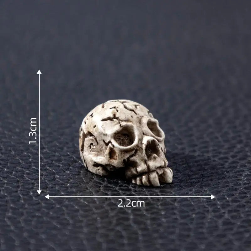 Mini Halloween Crow Skull Ornaments 5pcs – Gothic Resin Decor Halloween Figurine Set PLUSH 5pcs