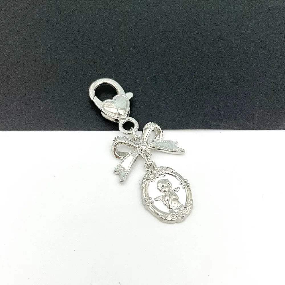 Y2K Punk Alloy Bowknot Keyring – Harajuku Bag Charm Pendant Fashion Keyring Charm PLUSH