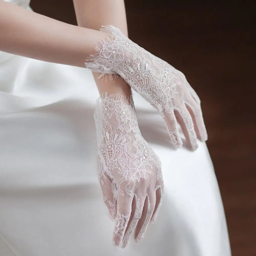 Women's Lace Mesh Gloves – Bridal, Wedding & Cosplay Party Lace Fashion Gloves PLUSH short