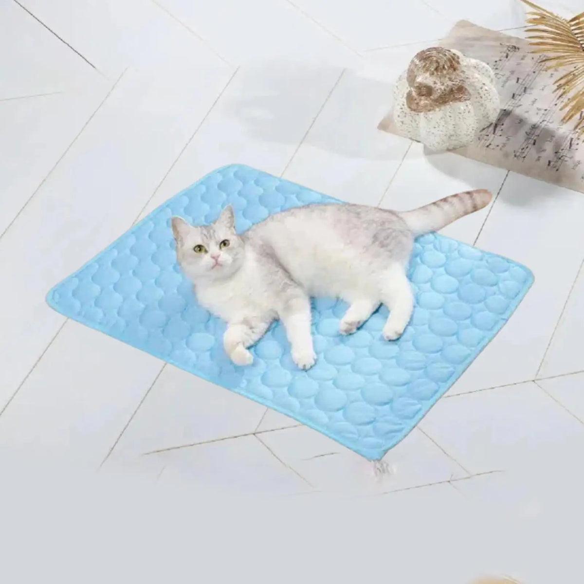 Self-Cooling Pet Mat for Dogs & Cats – Ice Silk Summer Pad Pet Cooling Mat PLUSH