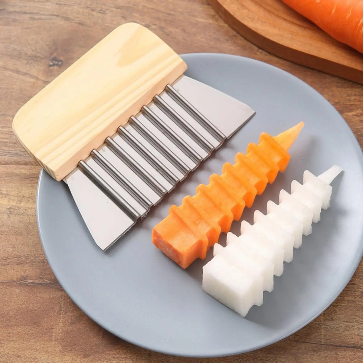 Stainless Steel Crinkle Cutter – Wavy Veggie & Fry Slicer Crinkle Cutter Slicer PLUSH