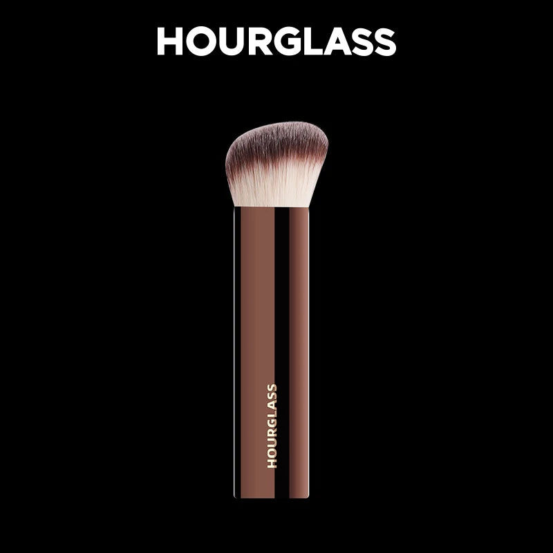 Hourglass No.20 Vanish Seamless Foundation Brush – Soft Fiber Foundation Makeup Brush PLUSH