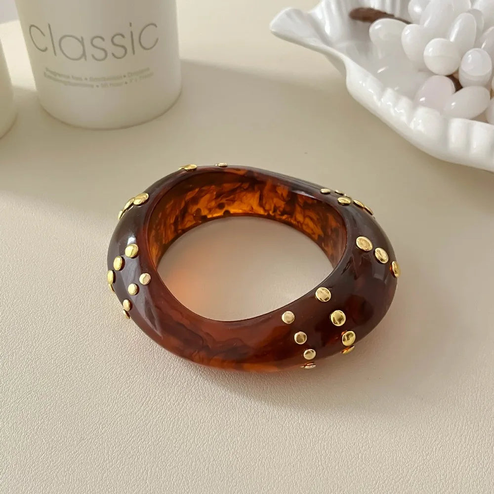 Bohemian Wide Acrylic Bangle – Vintage Resin Rivet Bracelet Acrylic Bangle Bracelet PLUSH Style 3 50-52mm WHITE