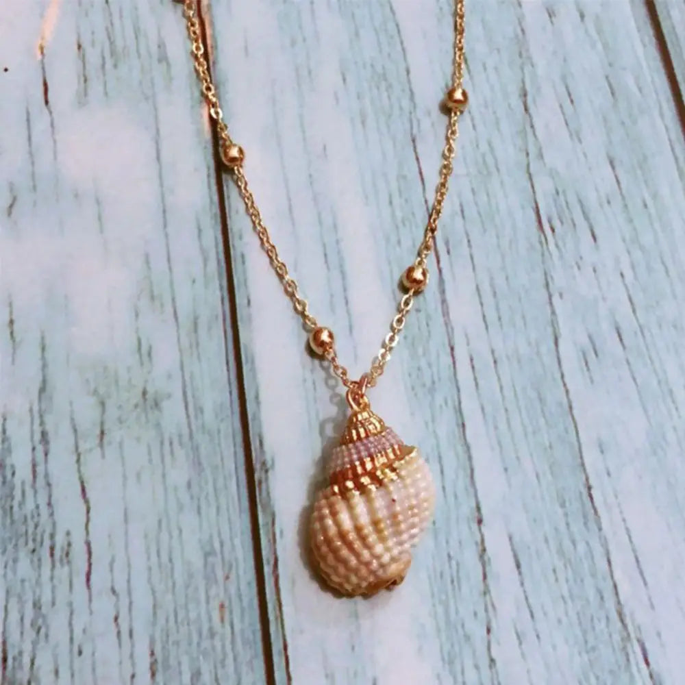 Boho Cowrie Conch Shell Pendant Necklace – Women's Beach Shell Pendant Necklace PLUSH 05