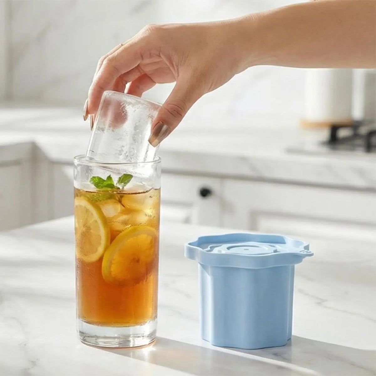 Silicone Cylinder Ice Mold with Lid – Cocktail & Whiskey Ice Maker Silicone Ice Mold PLUSH