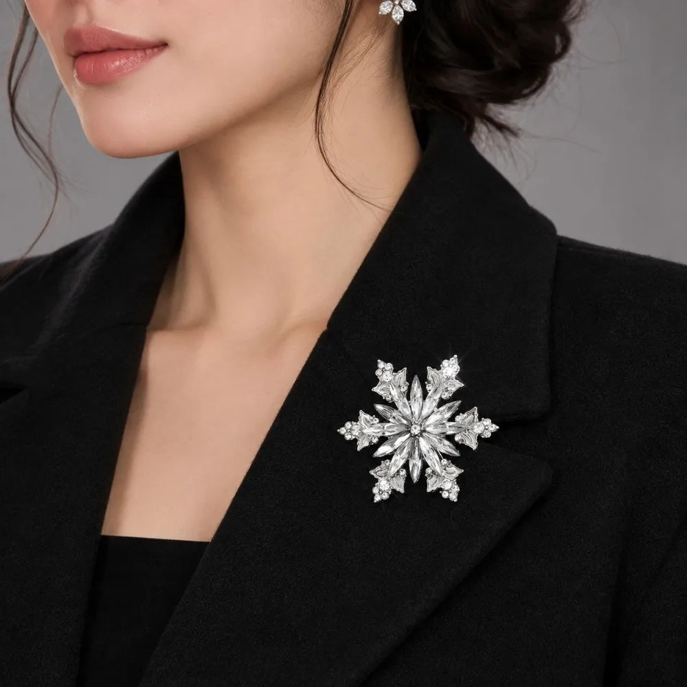 Vintage Snowflake Rhinestone Brooch Pin – Elegant Holiday Rhinestone Brooch Pin PLUSH