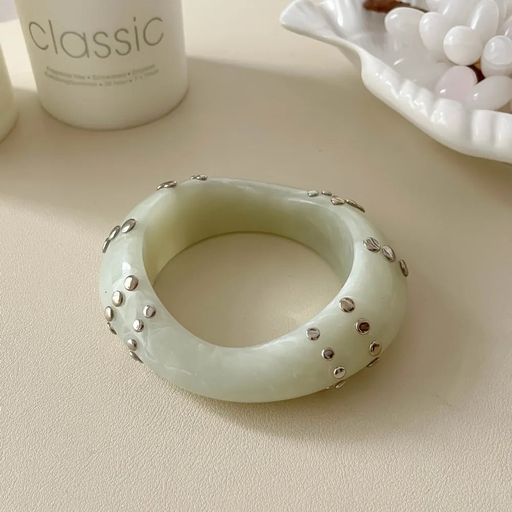 Bohemian Wide Acrylic Bangle – Vintage Resin Rivet Bracelet Acrylic Bangle Bracelet PLUSH Style 6 50-52mm WHITE