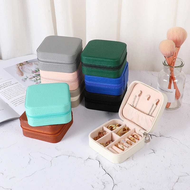 Portable Travel Jewelry Organizer Box – PU Leather Zipper Case Jewelry Organizer Box PLUSH