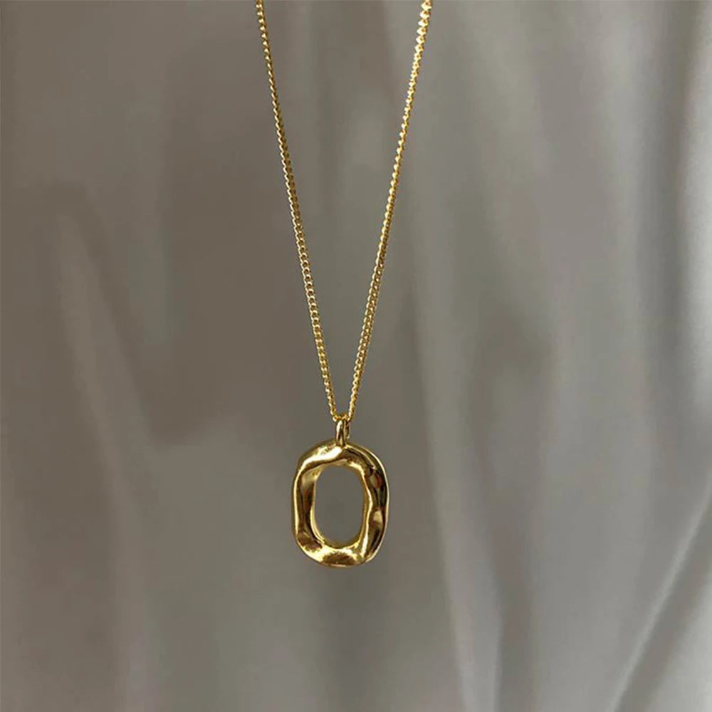 Women's Minimalist Clavicle Choker Necklace – Gold & Silver Pendant Choker Necklace PLUSH gold