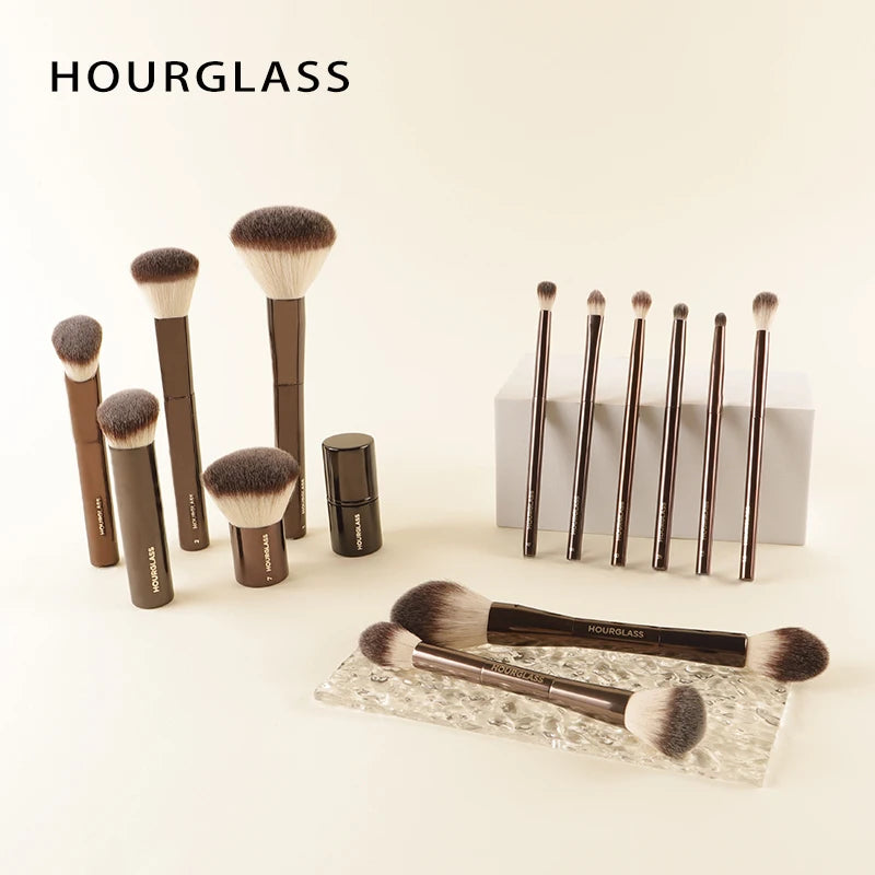 Hourglass Professional Retractable Makeup Brush Set Professional Makeup Brush PLUSH