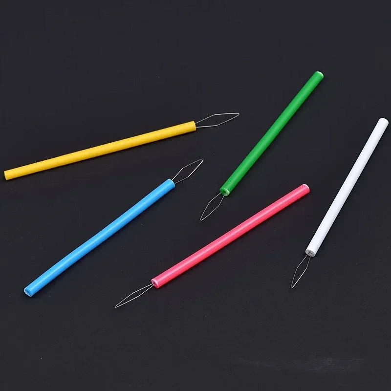 5-Piece Plastic Threading Tool Set – Sewing & Beadwork Sewing Threading Tool PLUSH