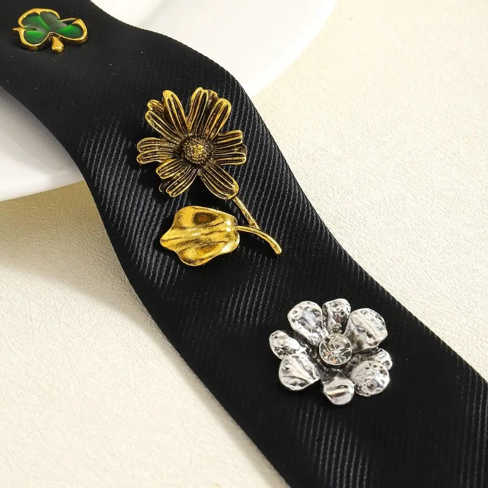 Korean Flower Bee Rhinestone Necktie – Alloy Shirt Tie Decor Rhinestone Necktie PLUSH