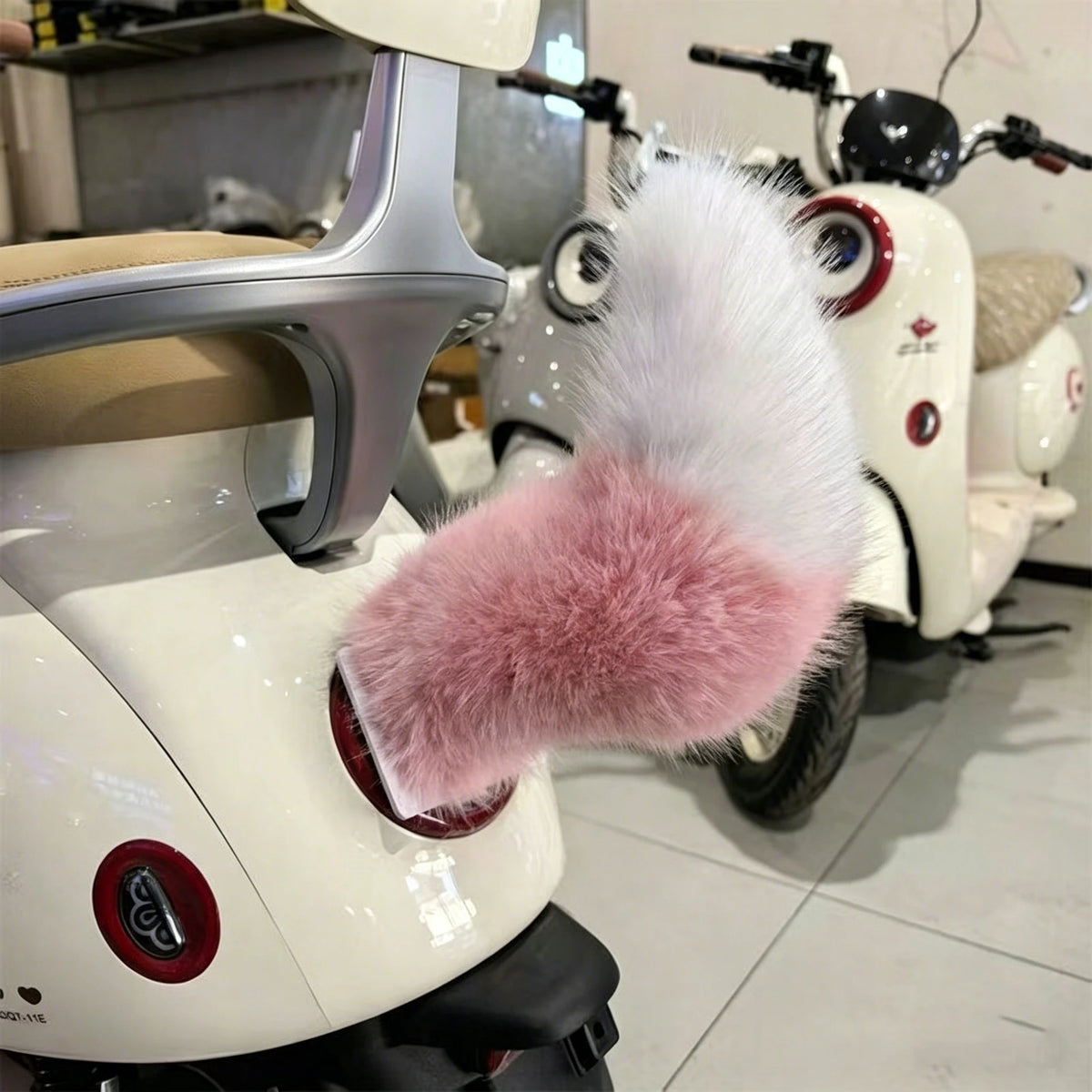 Animated Beast Tail E-Scooter Decoration – Sound & Remote Scooter Tail Decoration PLUSH Pink 10PCS