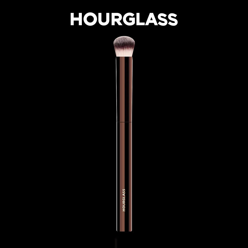 Hourglass No.19 Vanish Seamless Finish Concealer Brush Concealer Makeup Brush PLUSH