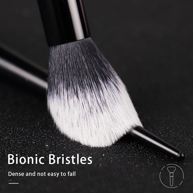 KVD Highlight Brush 04 – Soft Synthetic Fiber Makeup Brush Makeup Brush PLUSH