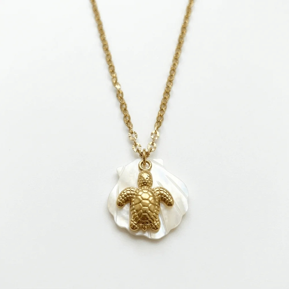 Boho Shell Necklace – Starfish Sea Turtle Dolphin Pendant Pendant Necklace PLUSH