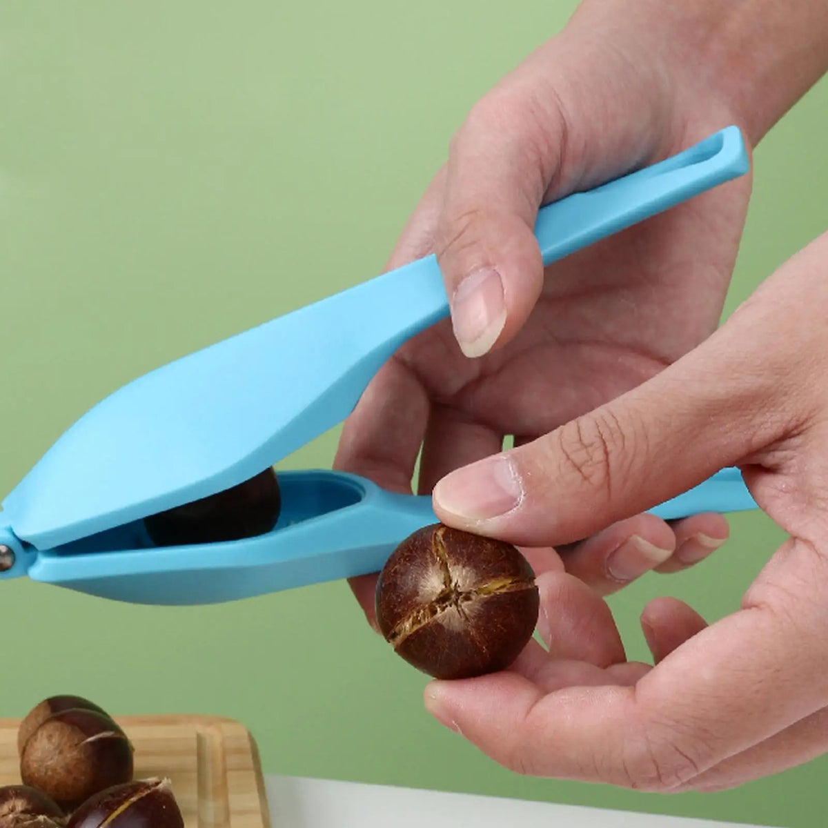 Stainless Steel Nut Cracker – Chestnut & Walnut Shelling Tool Nut Cracker Tool PLUSH