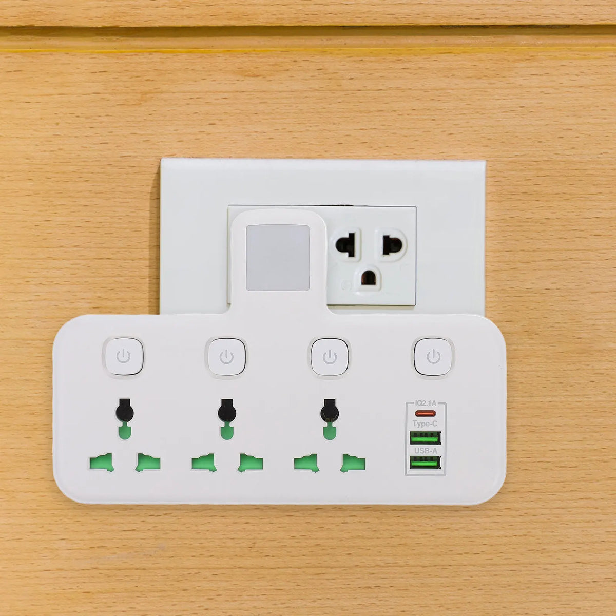 Power Strip USB-C Flat Plug 14 Outlets Travel Charging Station Travel Power Strip PLUSH