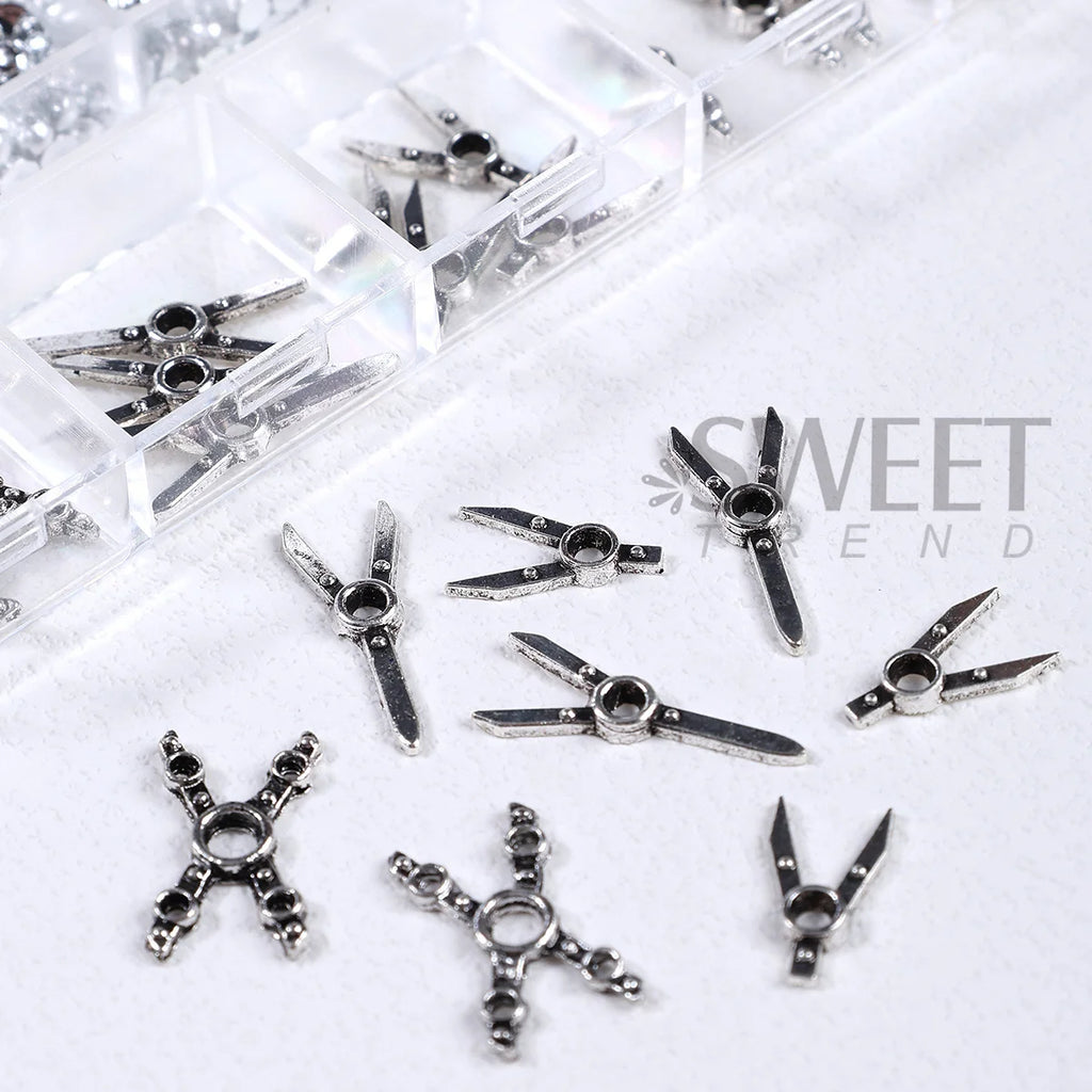 12-Grid Gothic Punk Nail Art Decor – Rhinestone & Rivets Set Nail Art Decoration PLUSH