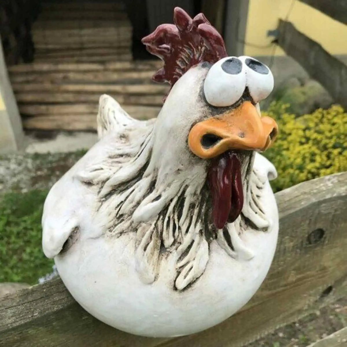 Resin Chicken Fence Statue – Garden Hen Sculpture Décor Garden Statue PLUSH