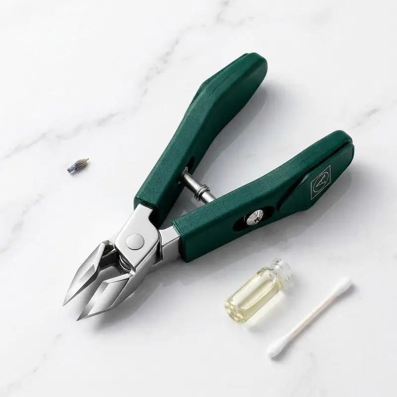 Professional Toenail Clipper 25° Slant Wide Jaw Stainless Steel Nail Clipper PLUSH